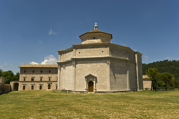 Parco Nazionale dei Monti Sibillini: Santuario di Macereto 3