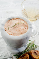 pate' and wine- paté e vino