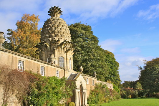 Dunmore Pineapple House