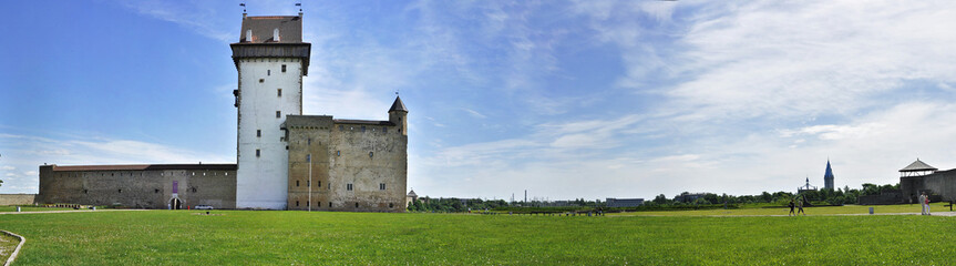 Fototapeta na wymiar Narva Castle panorama by day