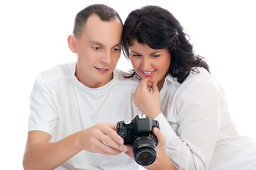 Couple looks pictures on DSLR