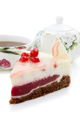 Currant cheesecake and tea
