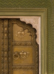 Fototapeta na wymiar Detal architektoniczny Drzwiach, Jaipur, Radżastan, Indie