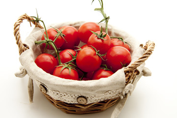 Cocktailtomaten im Korb