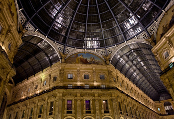 Obraz premium Galleria Vittorio Emanuele II - Galleria Milano Notturno