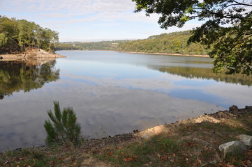 Fototapeta premium lac de guerledan en bretagne