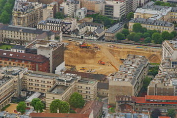 lavori in corso sotto la Tour Eiffel