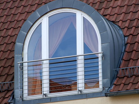 Gewölbtes Dachfenster