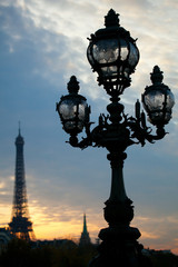 Fototapeta na wymiar Street lamp and the Eiffel Tower