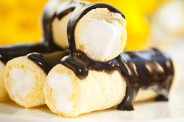 Cream rolls with chocolate