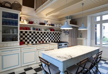 interno di grande e bella cucina, stile liberty