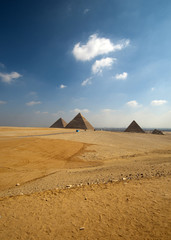 Fototapeta na wymiar Piramidy egipskie