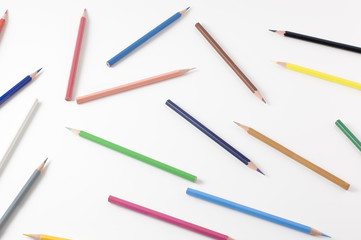 バラバラの色鉛筆