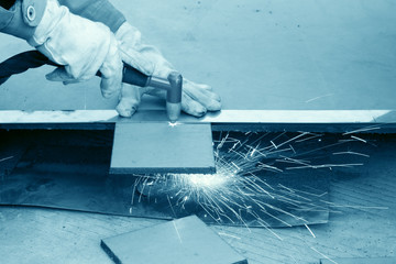 air plasma arc cutting of steel plate