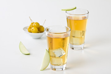Apfel und Saft