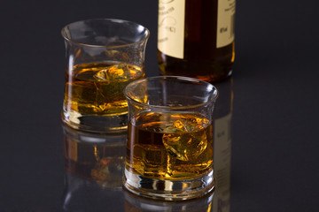 Whisky mit Flasche