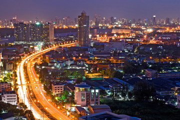 Fototapeta na wymiar Bangkok Freeway City widoku z góry na zmierzchu w Bangkok, Tajlandia