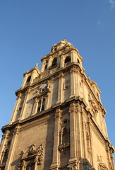 Fototapeta na wymiar Wieża katedry w Murcji
