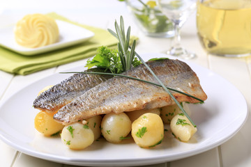 Pan fried trout with potatoes