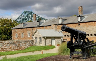 fort de l'ile sainte helene à montreal