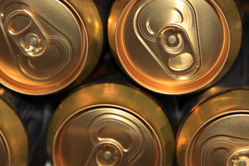 Aluminum pack of beer cans