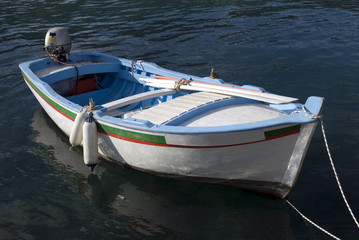 Fischerboot in Cefalu, Sizilien