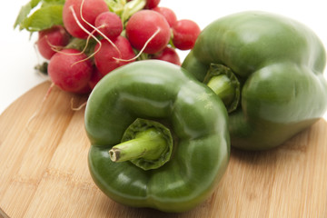 Paprika und Radieschen