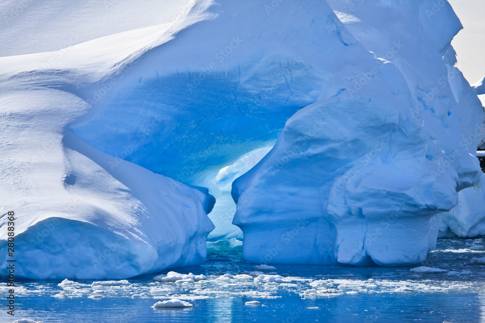 Wall mural antarctic iceberg