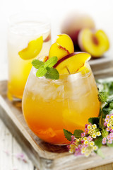 peach cocktail