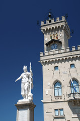 Fototapeta na wymiar Liberty statue and municipality at Repubblica di San Marino