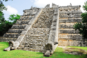 Chichen itza, The ossuary, tomb of high priest