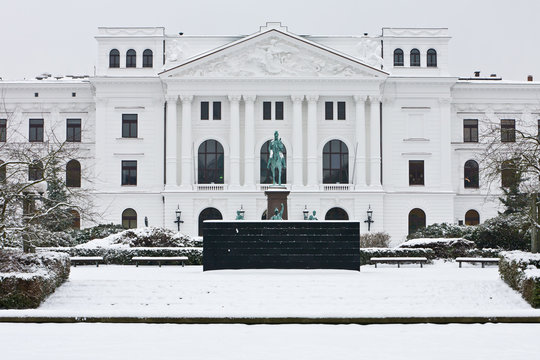 Altona Rathaus Schnee 1