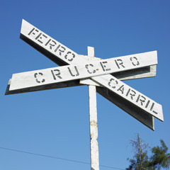 Fototapeta premium railroad crossing, Hershey, Havana Province, Cuba