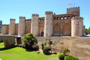 Zelfklevend Fotobehang Vestingwerk Aljaferia palace castle in Zaragoza Spain Aragon