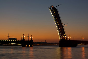 Obraz premium Троицкий мост на рассвете