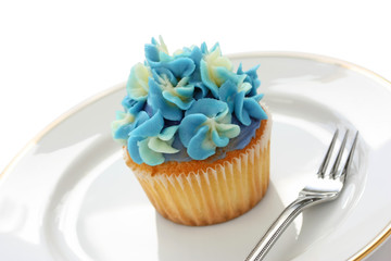 blue hydrangea cupcake