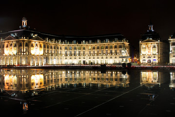 Fototapeta na wymiar Lumières sur la Place de la Bourse de Bordeaux