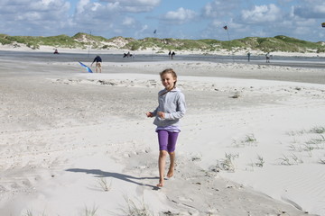 Mädchen am Strand 1