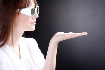 Ärztin mit Laserschutzbrille Porträt