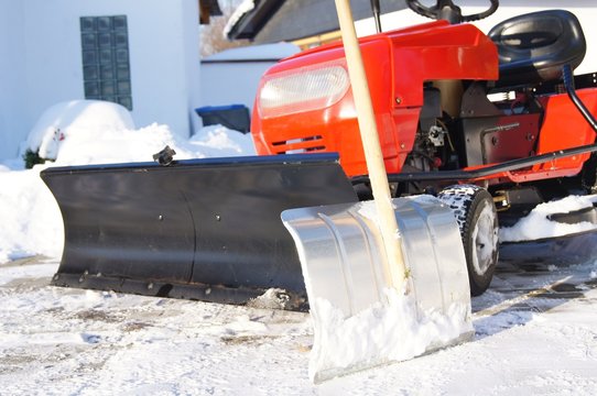 Winterdienst & Schnee r&auml;umen