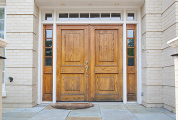 Obraz na płótnie Canvas XXXL Wooden Double Door Grand Entrance to a Home