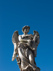 Fototapeta na wymiar Angelo statua a Roma