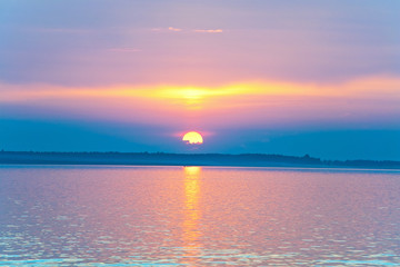 Obraz na płótnie Canvas Lake sunset view