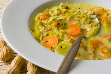 Afrikanische Erdnuss Lauch Suppe