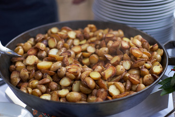 Kartoffeln in Pfanne