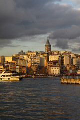 Obraz premium Galata at sunset in istanbul, Turkey.