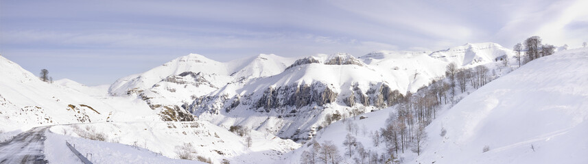 Fototapeta na wymiar Góry Kantabryjskie (panorama)