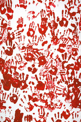 Rote Handabdrücke