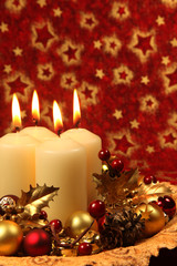 Obraz na płótnie Canvas Christmas decoration with white candles