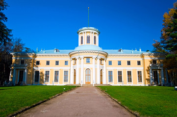 Fototapeta premium The Palace in Arkhangelskoe estate, Russia